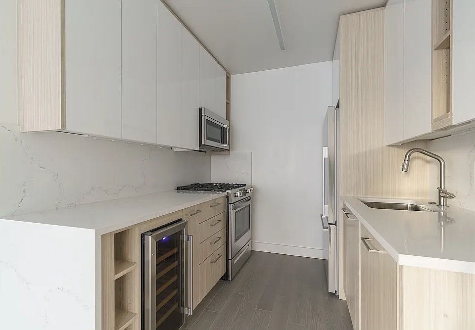 1st image of 101 W End Ave #9X