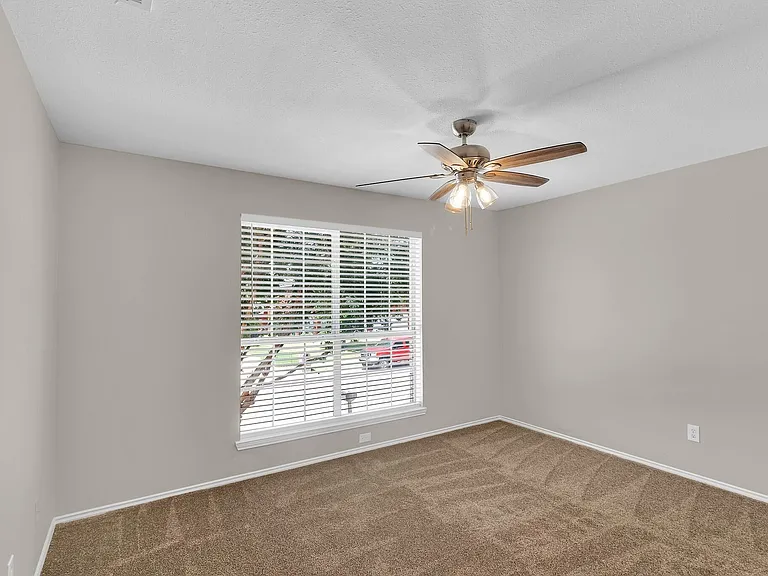 4729 Woodhaven Ln — Photo 35