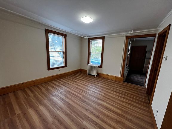 5th image of 30 Parker St