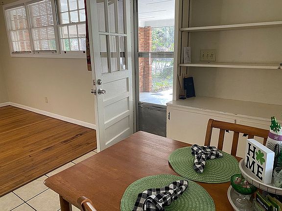 Breakfast nook