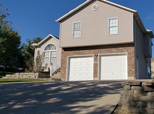 1328 SW Graystone Cir, Grain Valley, MO 64029
