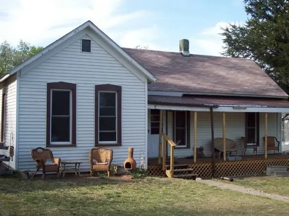 310 W 6th St, Larned, KS 67550