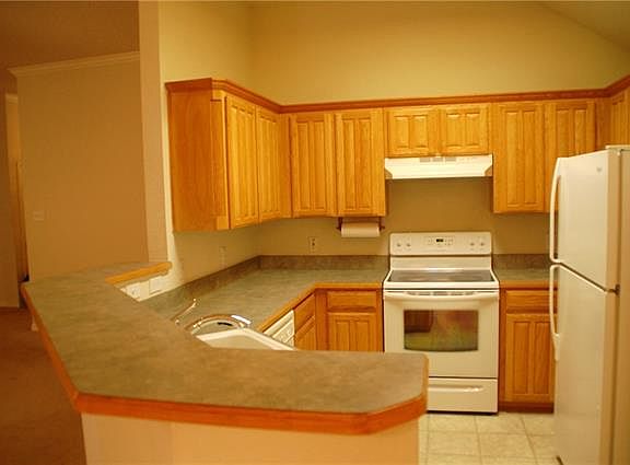 5th image of 6701 Lucas Ln