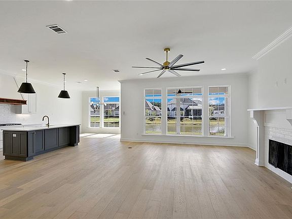 3rd image of 573 N Corniche Du Lac Dr