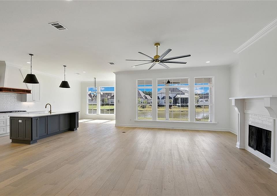 573 N Corniche Du Lac, Covington, LA 70433 Zillow