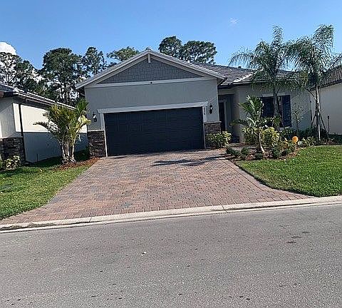 2nd image of 636 SE Villandry Way