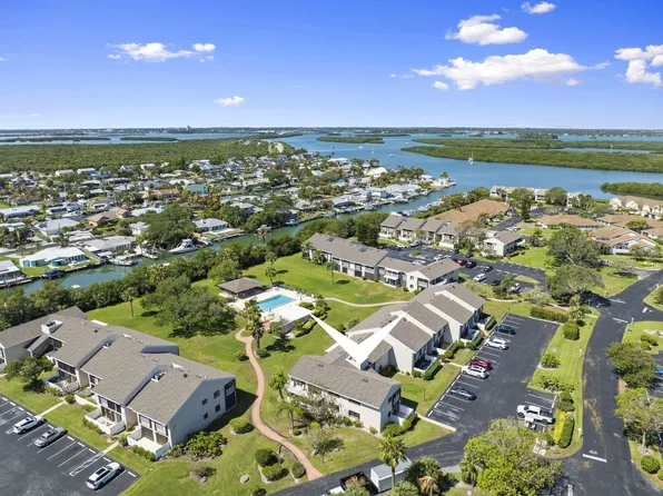 3209 S Lakeview Circle #8-101, Hutchinson Island, FL 34949