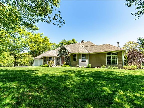 2nd image of 41 Edies Ln