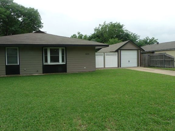 2nd image of 605 Hodges Dr
