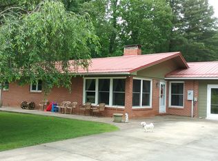 920 Island Ford Rd, Penrose, NC 28712