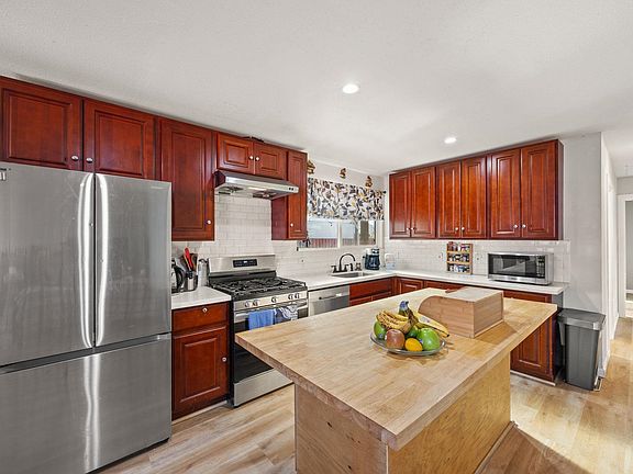 5th image of 7447 Lockwood St