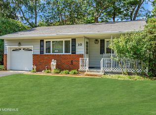 10 California Dr, Whiting, NJ 08759