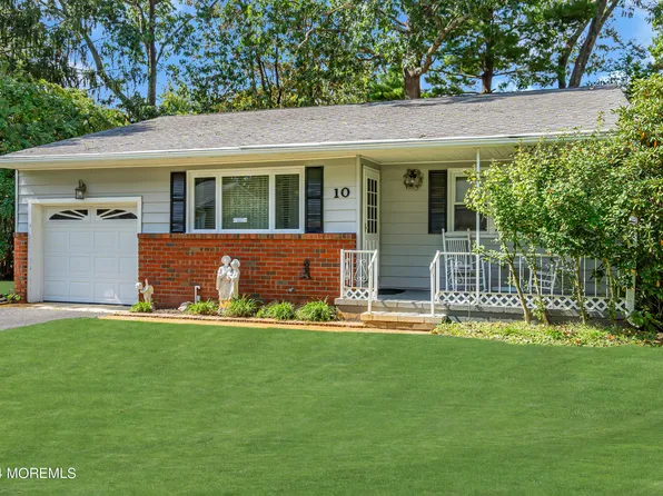 10 California Drive, Whiting, NJ 08759