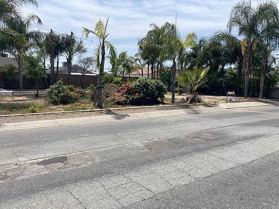 3rd image of 1241 E Sweet Ave