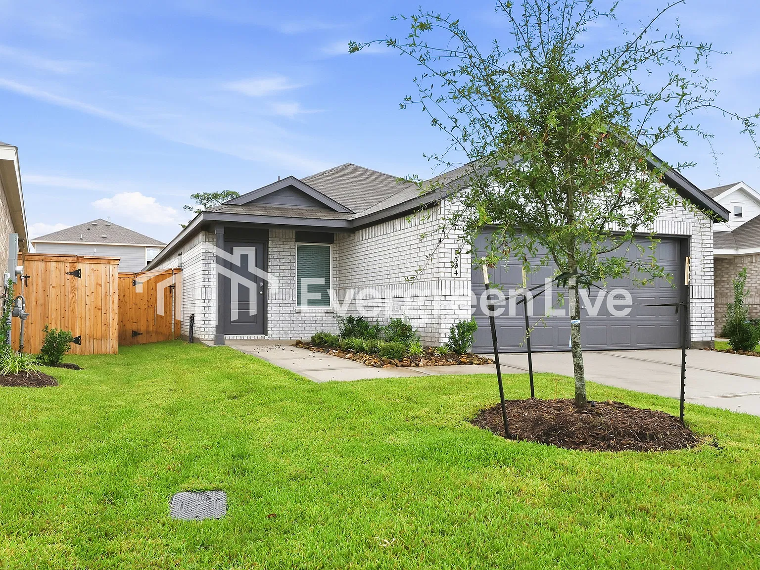 4 bed, 2.0 bath, 1656 sqft, $1,800 — Photo 2