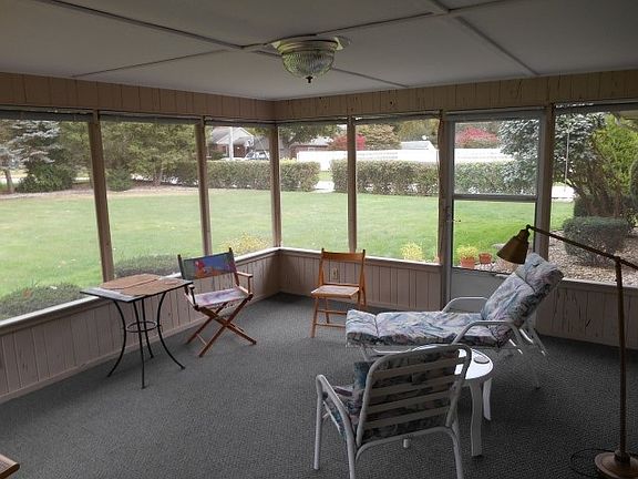 4th image of 3020 Greenleaf Blvd