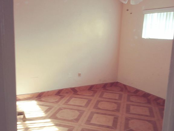 5th image of 17100 NE 3rd Ct