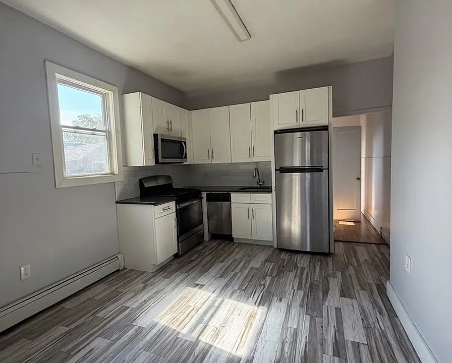 164 Delaware Ave #2R