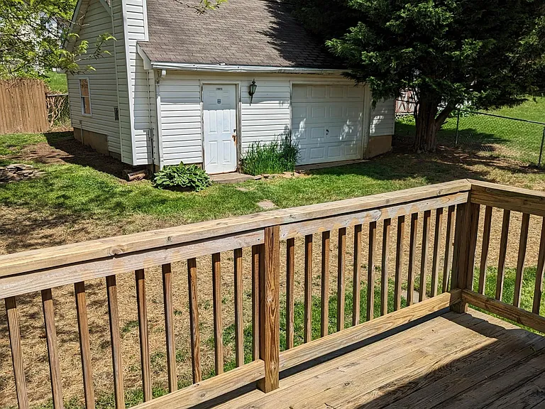 309 Gray Mount Cir — Photo 5