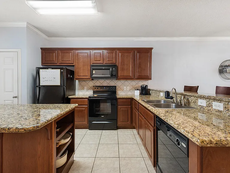 400 Forest Dr — Photo 9