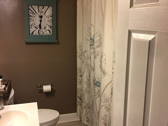 3rd image of 221 David Dr