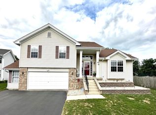 2125 Hayfield Ln, Beloit, WI 53511