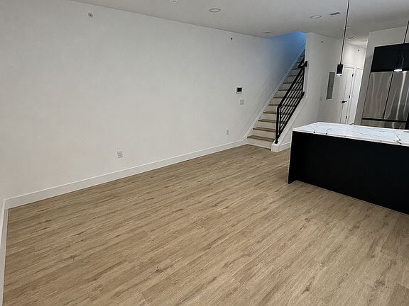 4th image of 2230 N Camac St #3