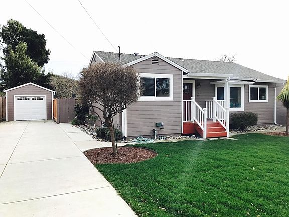 2nd image of 158 W Rosemary Ln