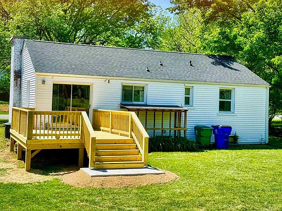 3rd image of 716 McBryde Dr