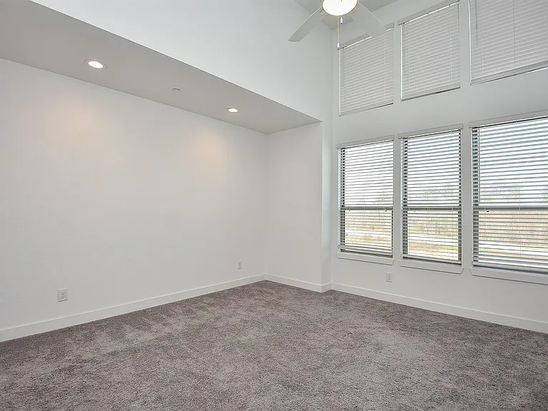 18708 Centro Main St — Photo 26