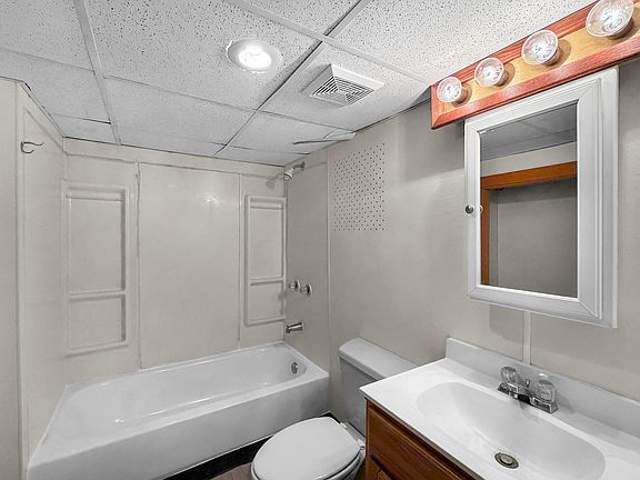 5th image of 1124 4th Ave N #2