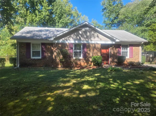 4329 Stepping Stone Dr, Charlotte, NC 28215