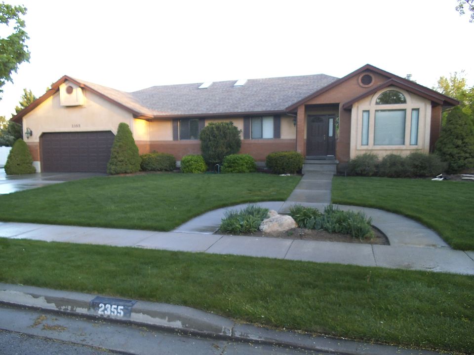 1st image of 2355 W Country Bend Dr