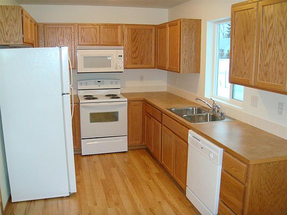 3rd image of 14108 E Wellesley Ave
