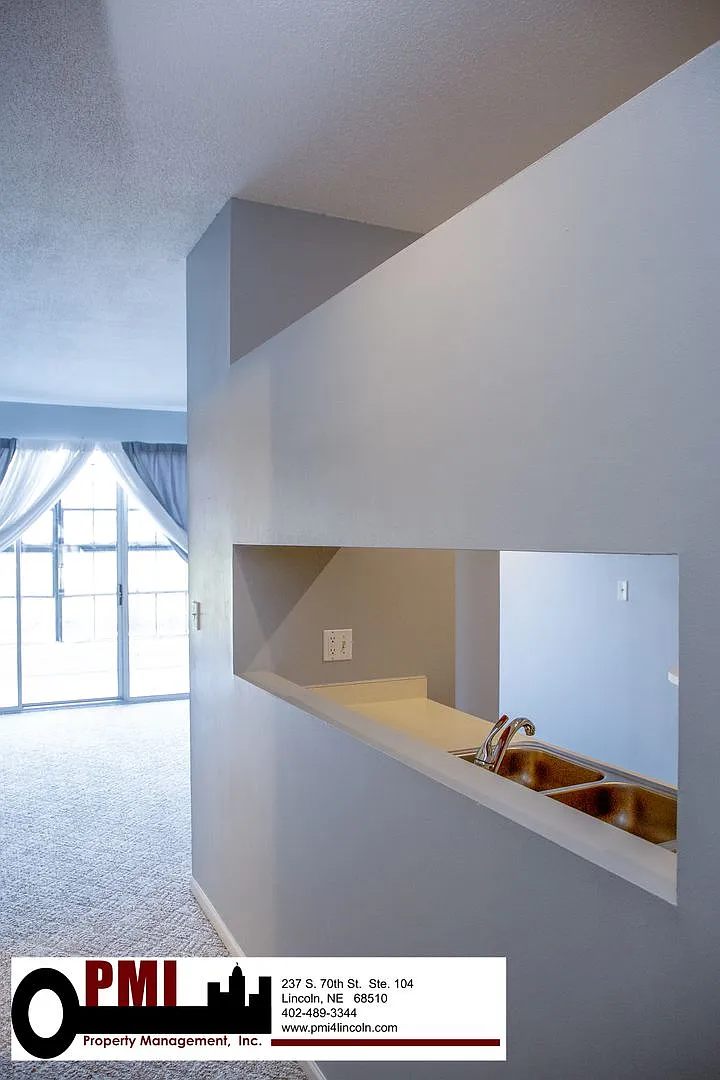 2 Bedroom, 1.5 Bathroom Single Unit for Rent at Historic WaterPark — Photo 2