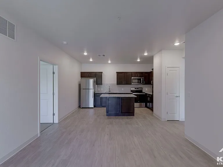 Liberty Gardens Apartments — Photo 31