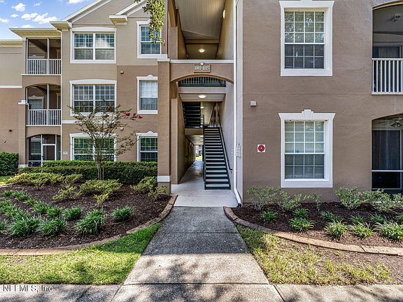 2nd image of 7990 BAYMEADOWS Road #1015