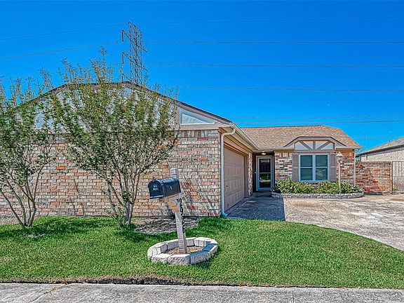 2nd image of 2926 Creekway Cir
