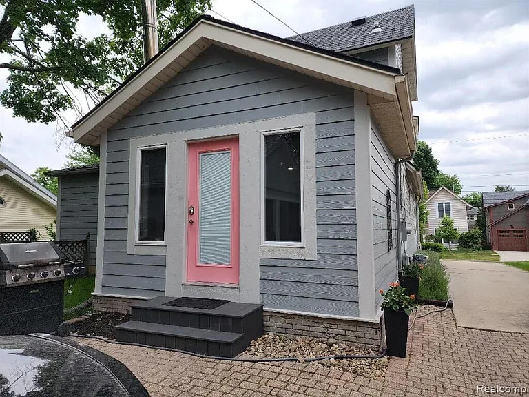 227 West St — Photo 33