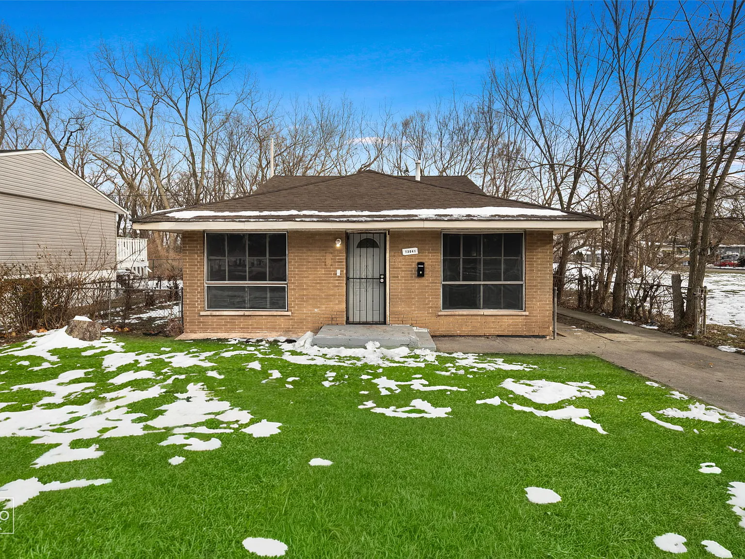 3 bed, 1252 sqft, $2,100 — Photo 1