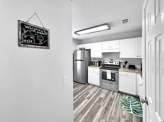 7650 Chablis Cir — Photo 11
