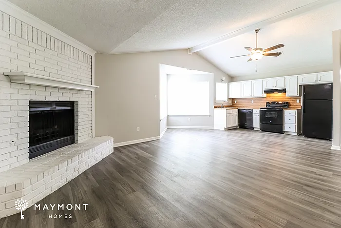 2510 Eagle Run — Photo 3