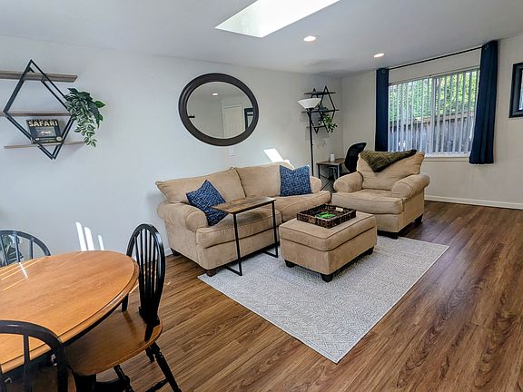 5th image of 3833 Fremont Way N