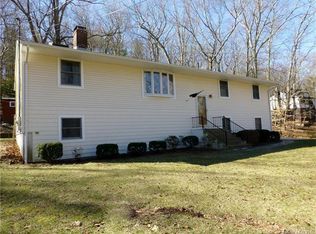 16 Stonybrook Rd, Gales Ferry, CT 06335