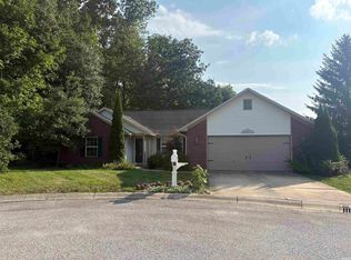 570 S Cobblestone Ct, Bloomington, IN 47403