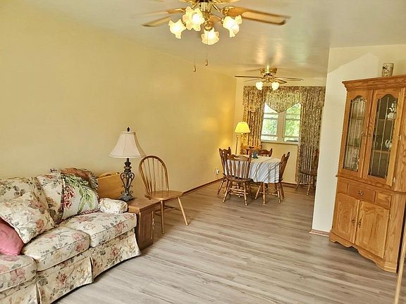 2nd image of 387 Cambridge Dr