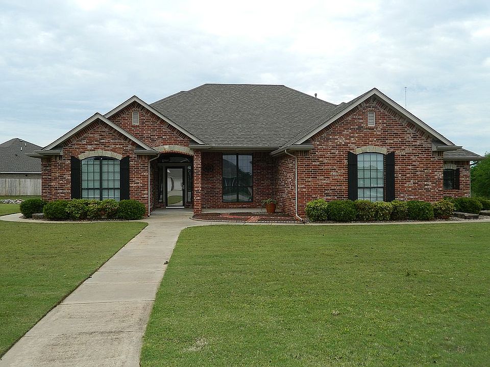 1st image of 3108 Bradford Dr