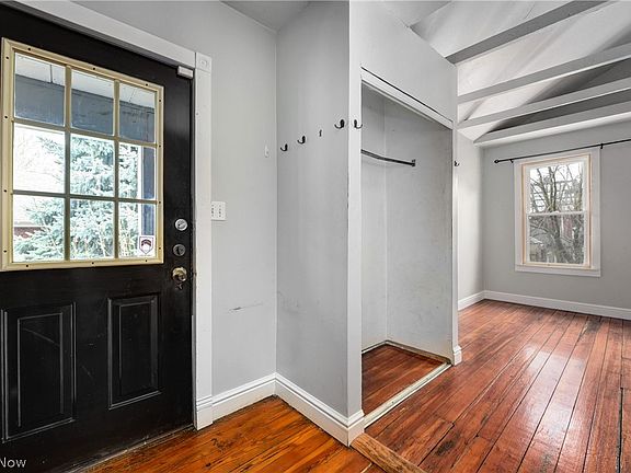 2nd image of 2127 W 21st St