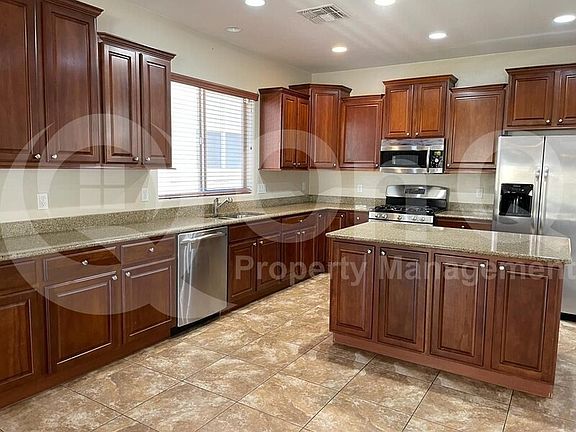 4th image of 1274 W Varese Way