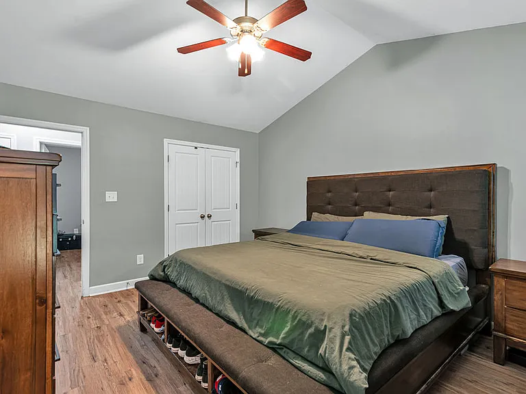 410 Jasmine Ln — Photo 17